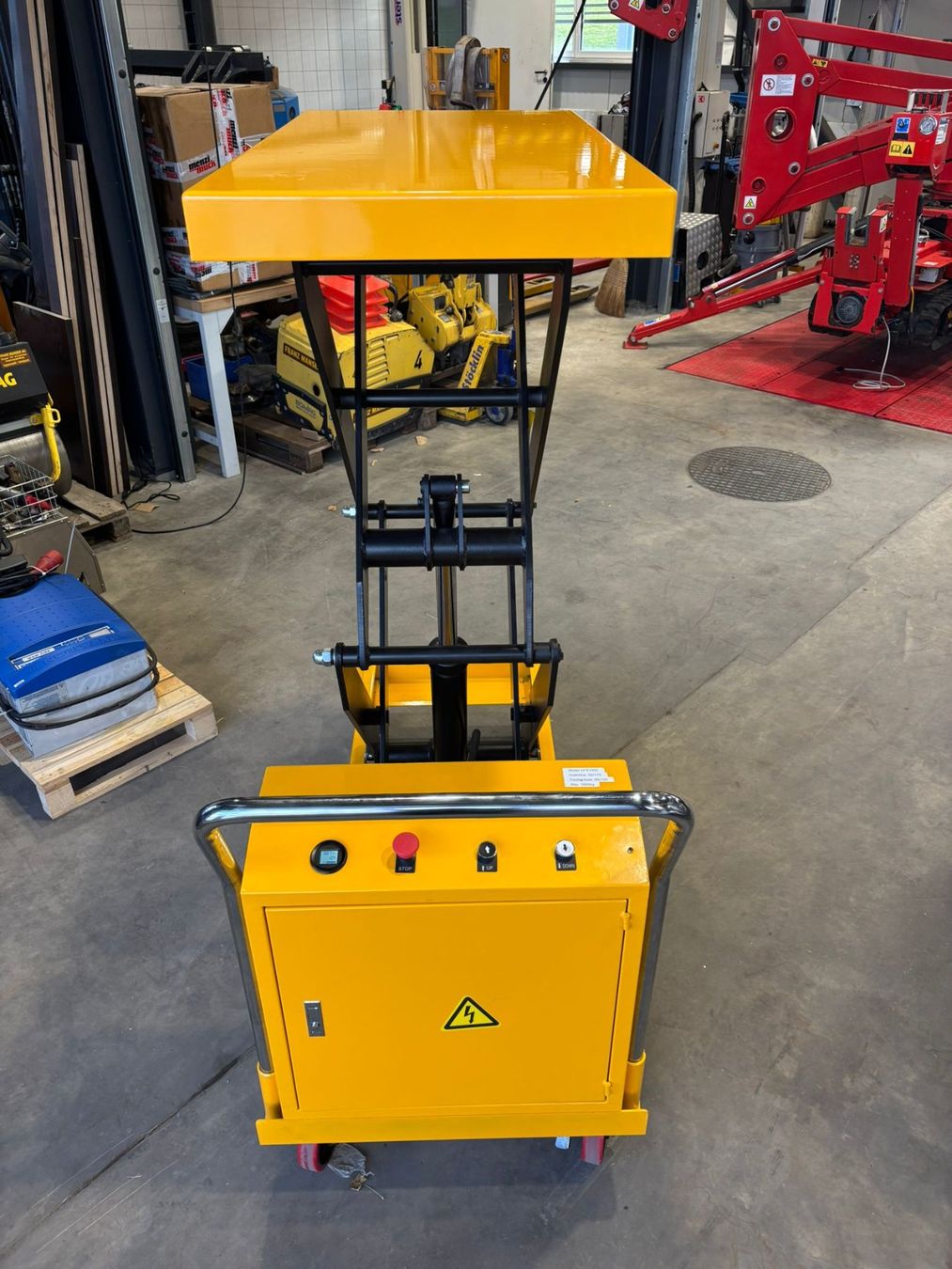 Carrelli elevatori e a forche: Scherenhubwagen Scherentisch Hubwagen elektrisch – Nuovo (secondo la descrizione) da Appenzell venduto da Baumonteur 2