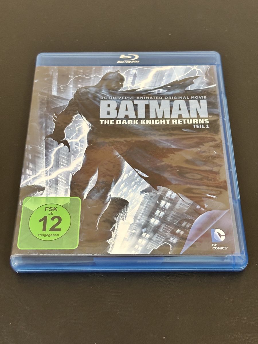 Tutti i DVDs: Batman The Dark Knight Returns Teil 1 Blu-ray – Usato da Luzern venduto da Armastra