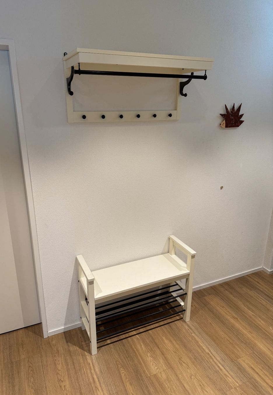 IKEA HEMNES Hutablage, weiß, 85 cm (Gebraucht) in Kreuzlingen für CHF 10 – nur Abholung auf Ricardo kaufen