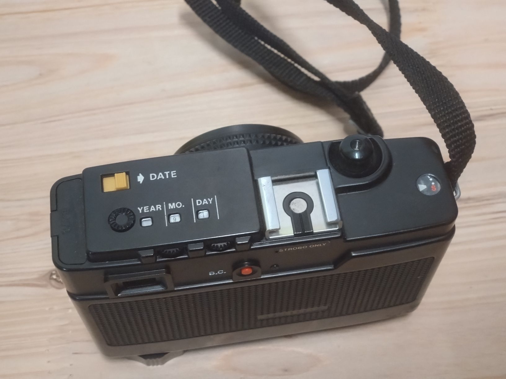 Ricoh Appareil photo: Ricoh AD-1 compact argentique 35mm - – D'occasion à Farvagny-le-Grand par LaCaverne 6