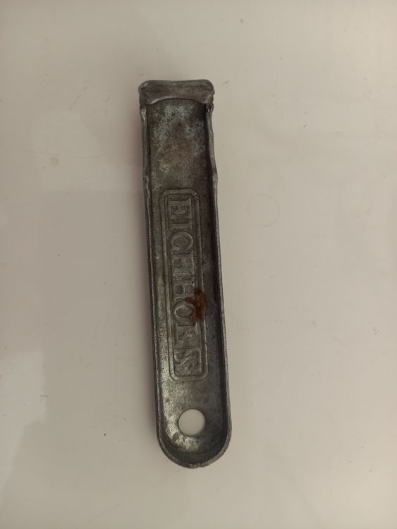 Alle Werkzeuge: Eichhof Flaschenöffner Retrostyle – Gebraucht aus Stans von thomin8989 1