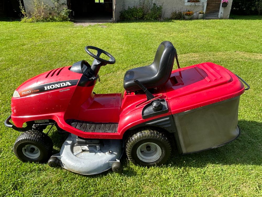 Tracteur tondeuse Honda (Gebraucht) in Les Verrières für CHF 1330 nur — free download