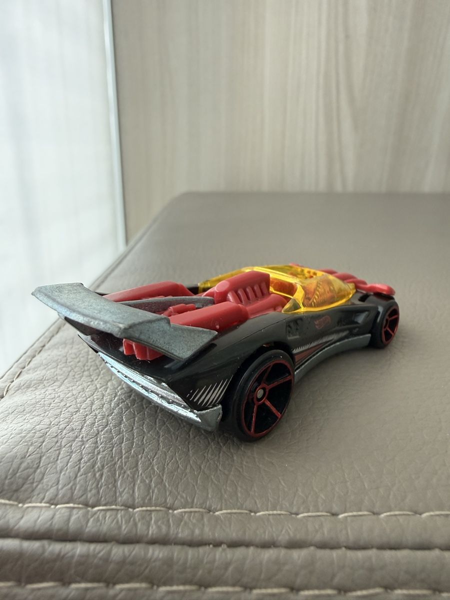 Hot Wheels Modellini d'auto: Hot Wheels Flathead Fury, auto da corsa nera e rossa – Usato da Viganello venduto da mat_bds6 1