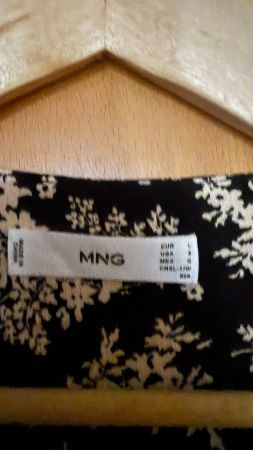 Kleid MNG Blumenmuster schwarz Grösse L guter Zustand