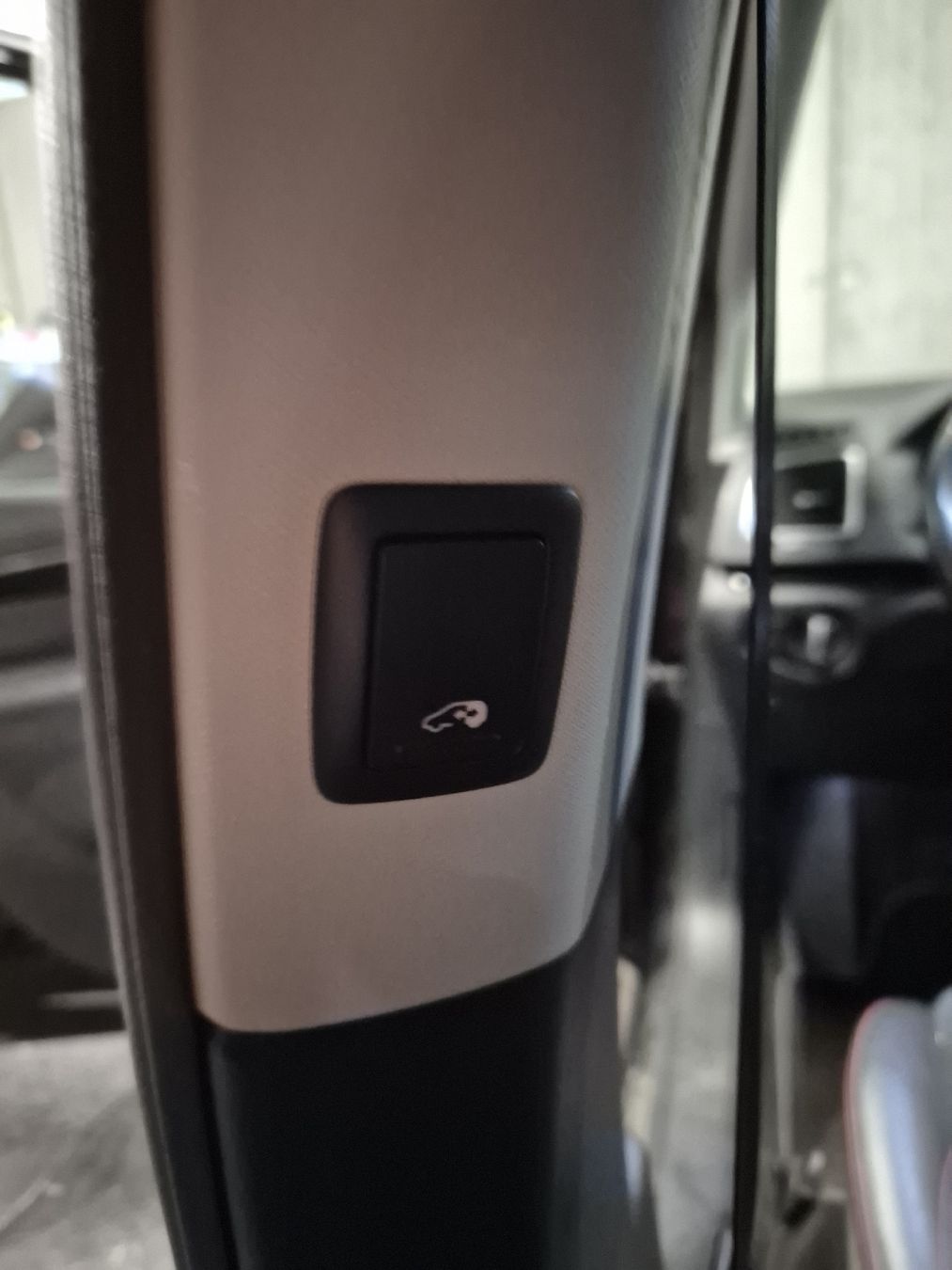 Seat Autos: seat alhambra – D'occasion à Gudo par sup_lgy7 4