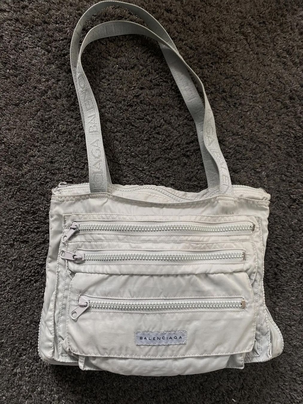 Balenciaga Borse: Balenciaga seafoam nylon bag cargo multi pocket – Usato da Zuchwil venduto da hok_98