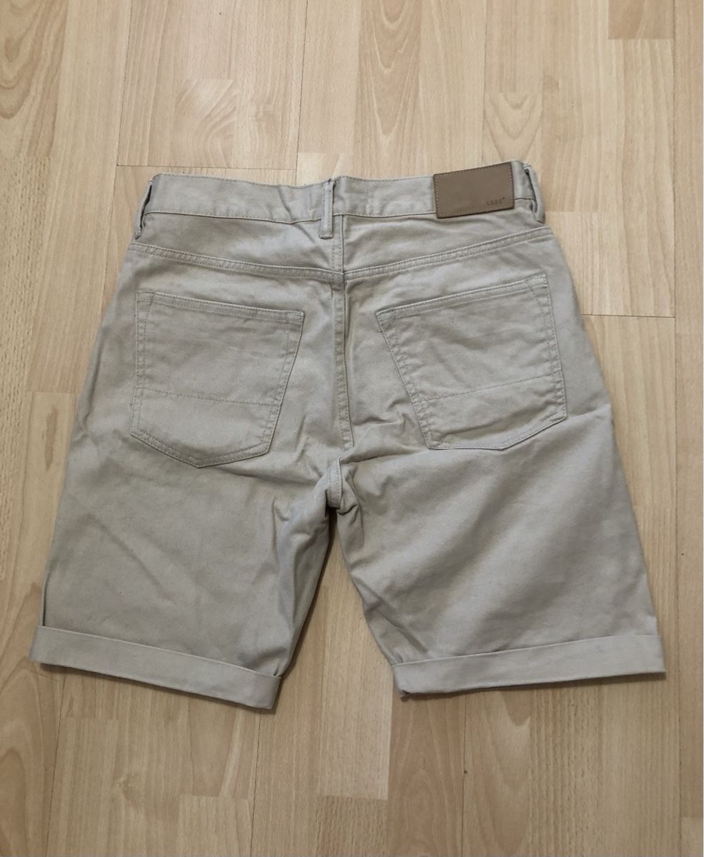 H&M Pantaloni: H&M Kurz Hose Size: 32 – Usato da Chur venduto da vicky7 7