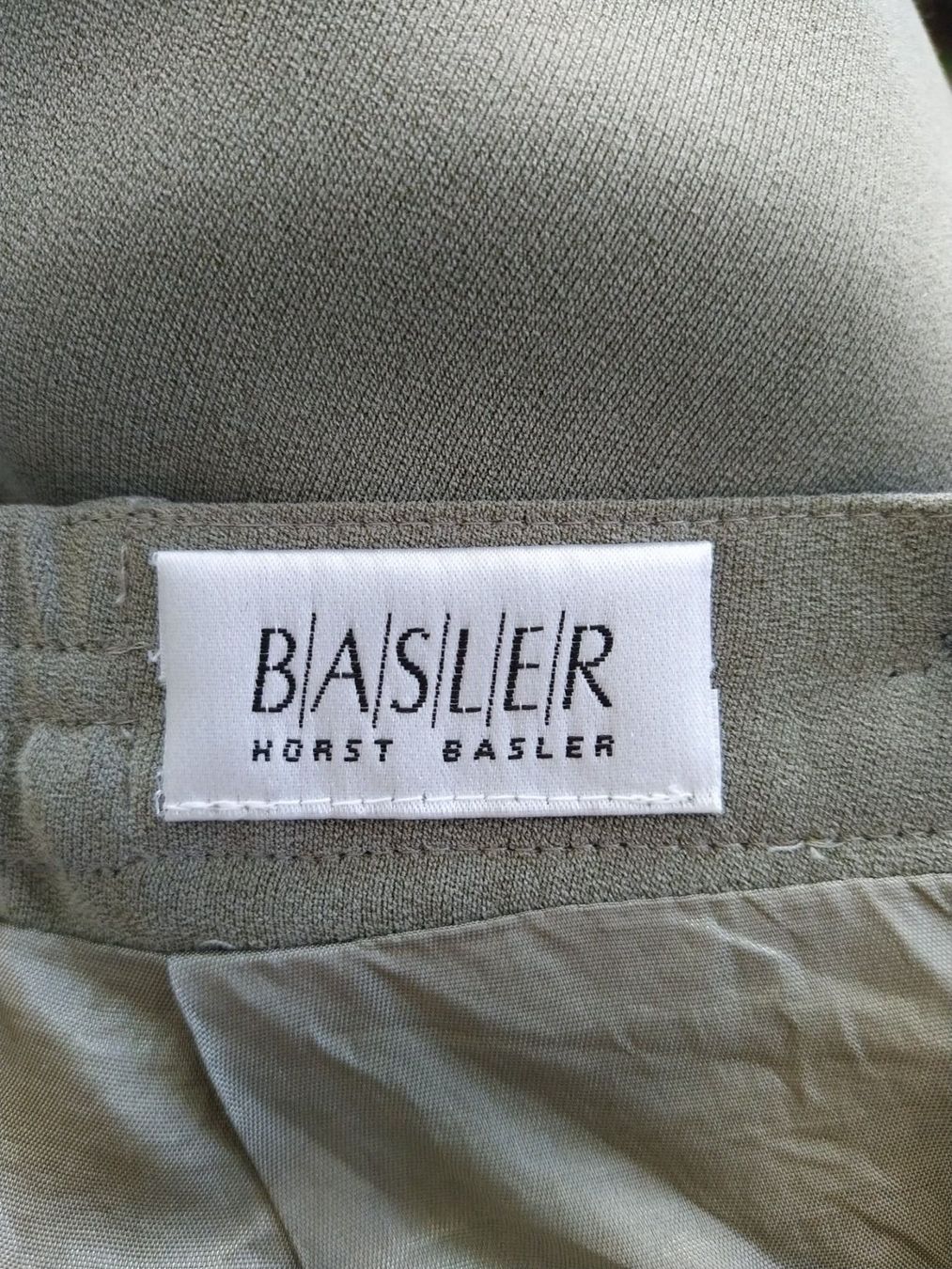 Gonne: Jupes von Basler – Usato da Triesen venduto da stephanieschurti 3