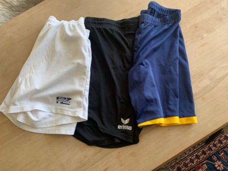 3 Sporthosen Div. Marken Gr. 152 / S/M