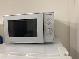 Panasonic Mikrowelle NN-K121MM gutem Zustand