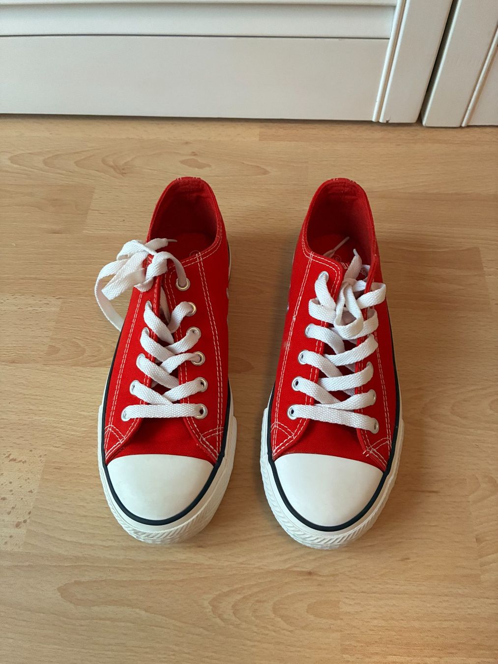 Damenschuhe: Sneakers Gr.37 – Gebraucht aus Cormagens von grizli13 1