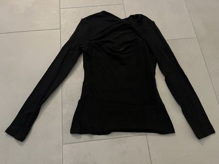 Langarmshirt mit Cut-outs und Twist schwarz XS neu
