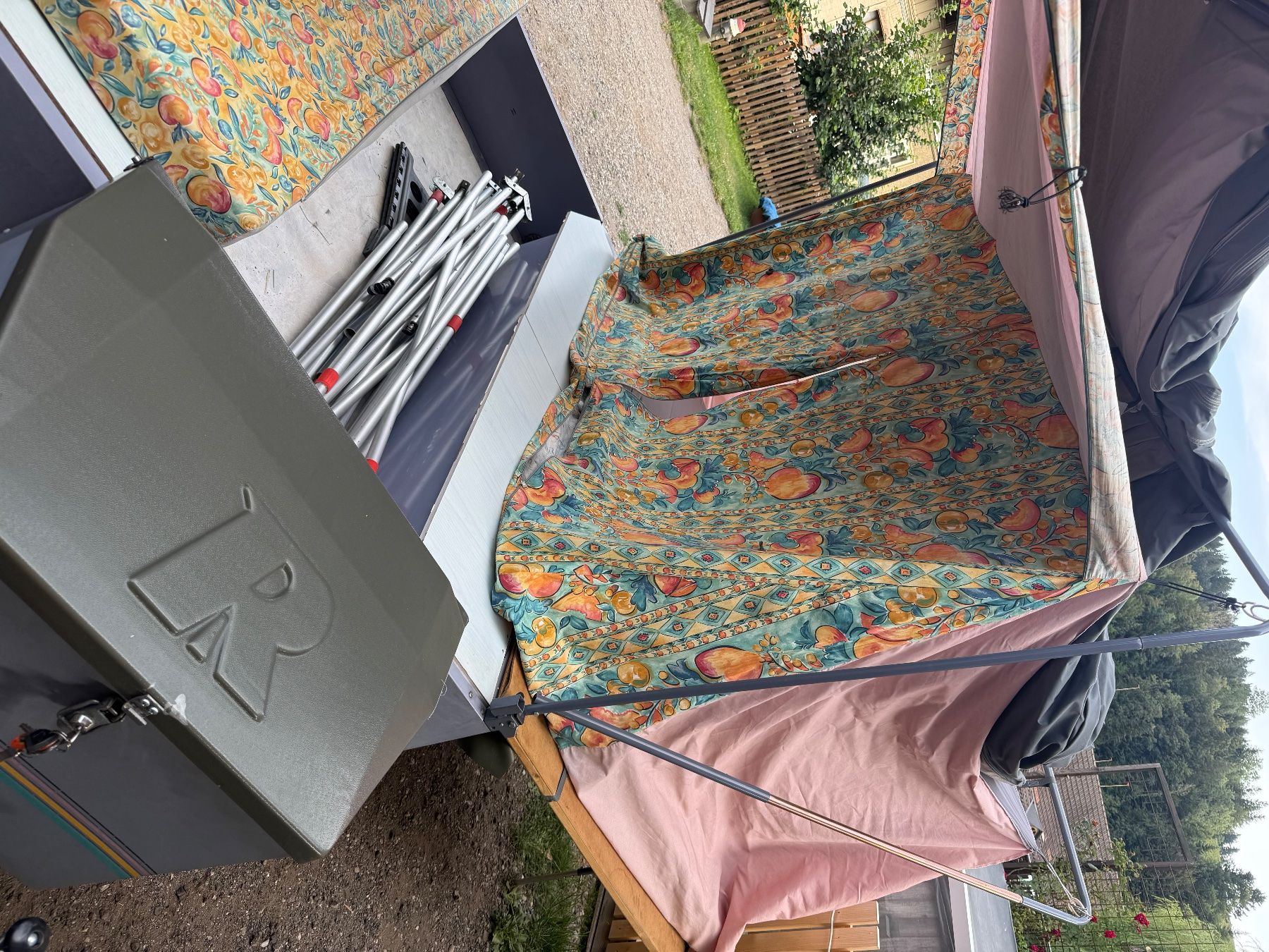 Camping Fahrzeuge: Zeltklappanhänger – Gebraucht aus Langnau i. E. von Acrjl 3