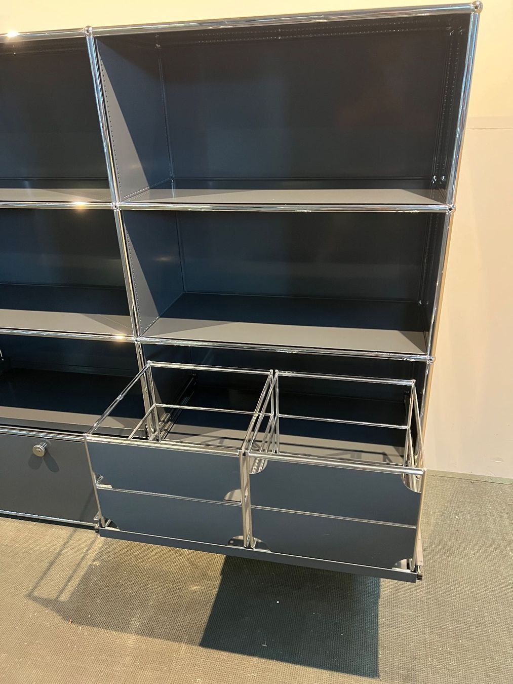 USM Regale: 008 USM Haller Möbel 2x4 – Gebraucht aus Wangen an der Aare von TBYN 4