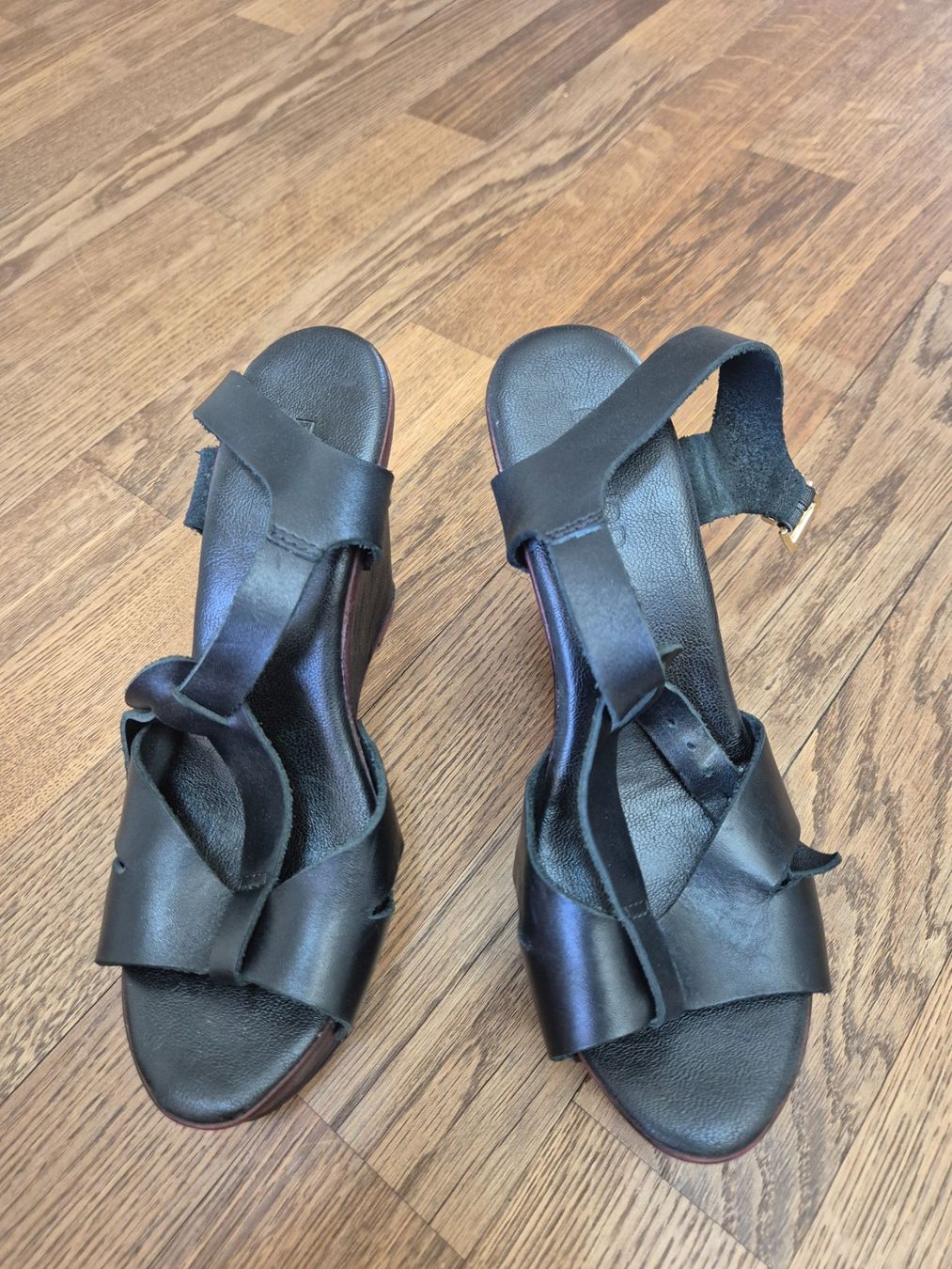 Chaussures femmes: Black leather platform sandals – D'occasion à Zürich par monadiederich 3