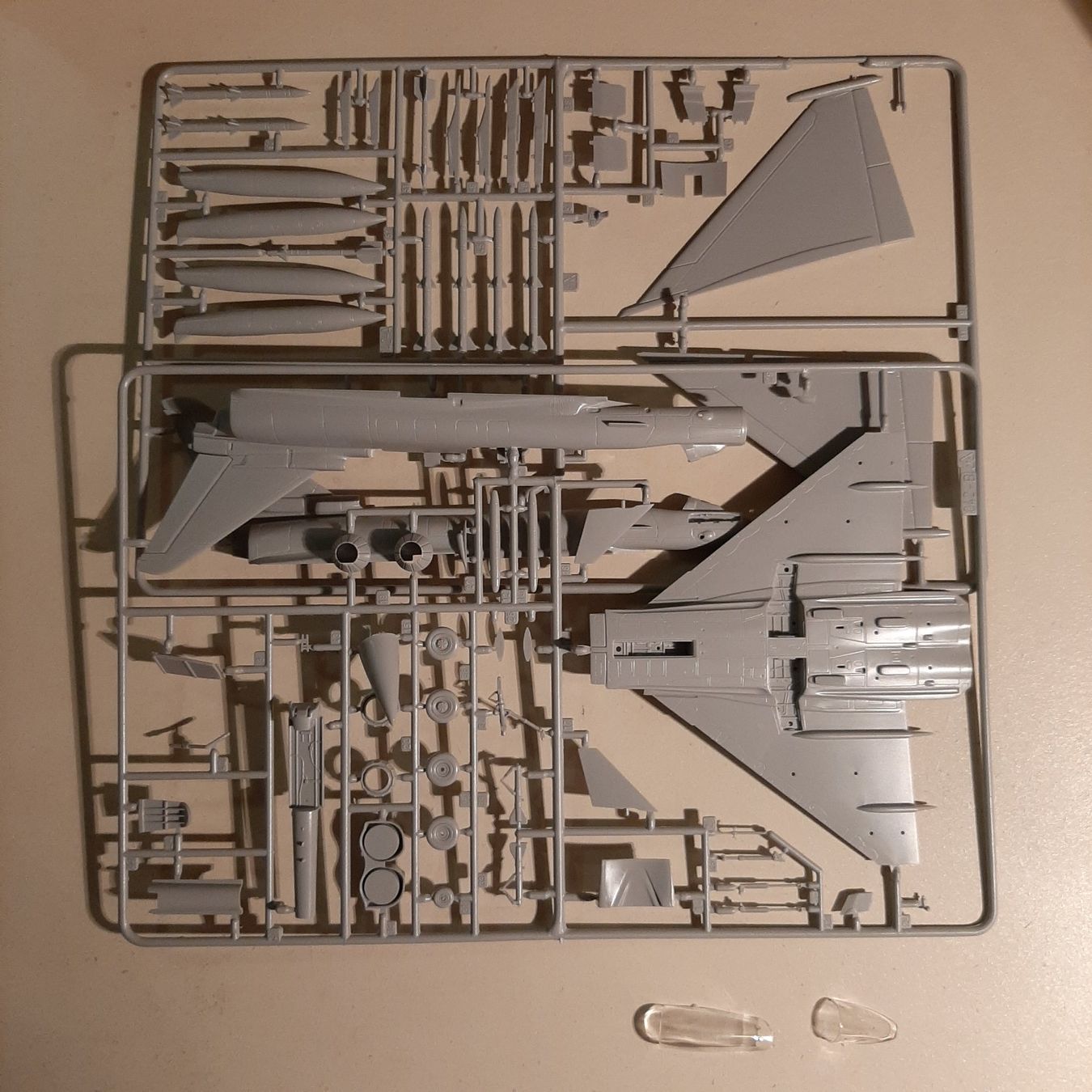 Italeri Kit di modellismo & Modellini statici: 1711 ... Eurofighter EF-2000 ... Italeri 042 – Usato da Bonstetten venduto da Benibanny59 5