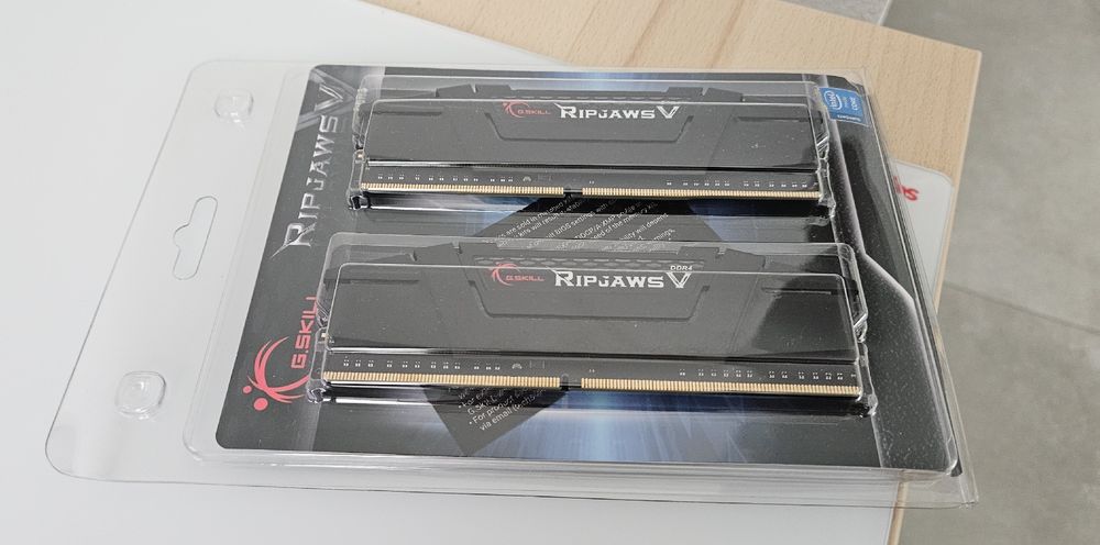 PC: G.Skill Ripjaws V DDR4-3600 32GB (2x16GB) RAM with warranty – Usato da Orbe venduto da Greekgods