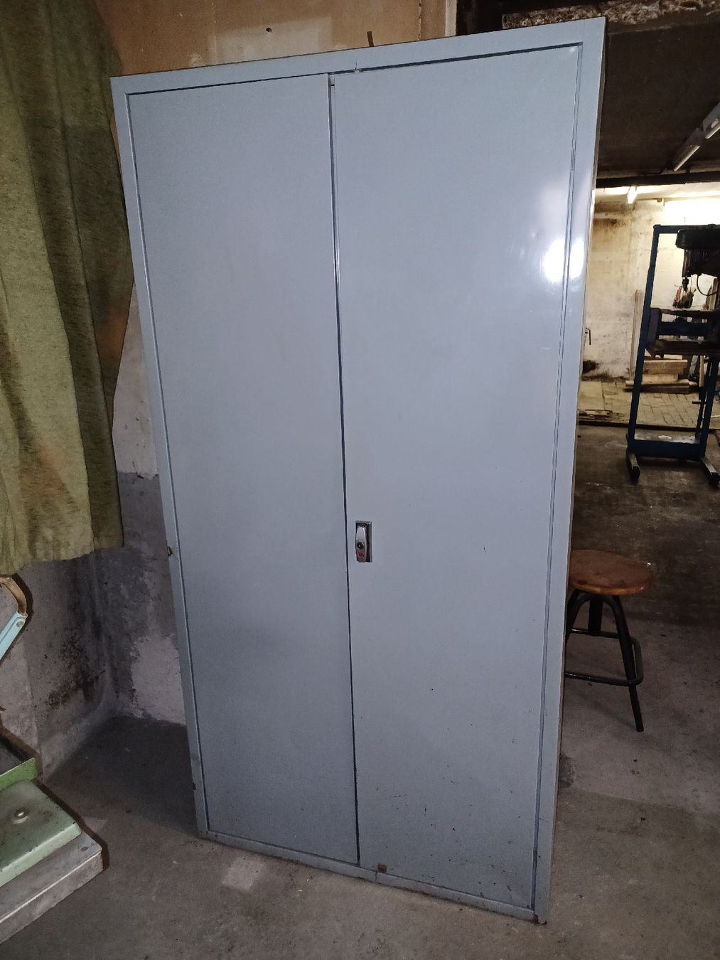 Armadi: Metalschrank – Usato da Suhr venduto da Bondi4 1
