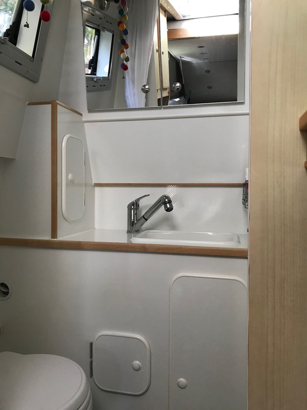 Cs-Reisemobile Veicoli da campeggio: Mercedes Sprinter, Vermietung für ein Wochenende oder länger – Usato da Zürich venduto da polarex 7