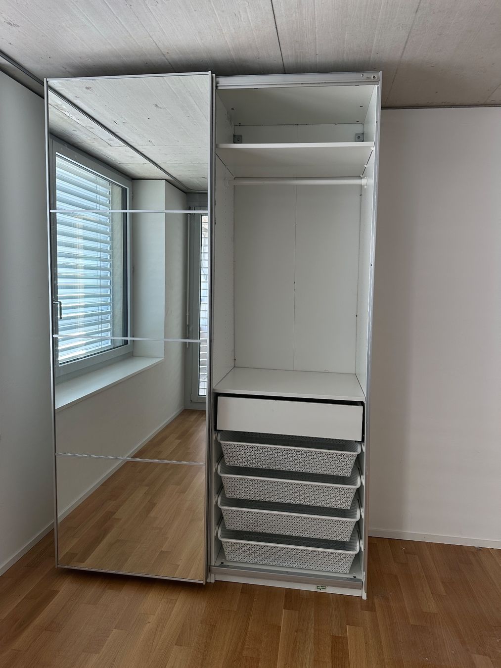 Ikea Armadi: IKEA PAX Schrank zu verschenken – Usato da Zürich venduto da chr_2s2c