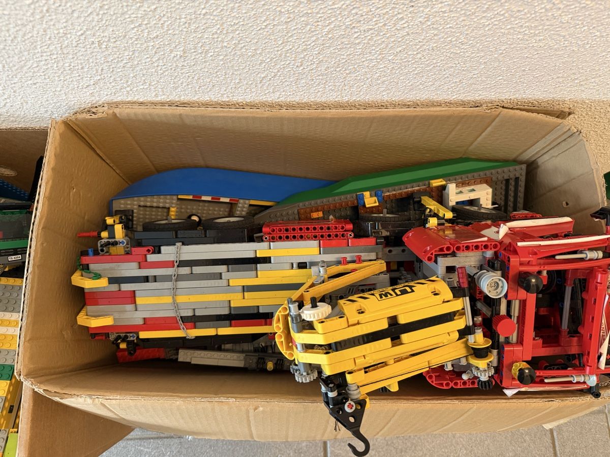 Lego Kit di costruzioni: Lego Konvolut: Technic, City, Einzelteile – Usato da Muri AG venduto da cag733 2