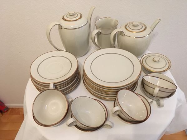 Geschirrsets: Antikes Langenthal Porzellanservice – Gebraucht aus Basel von citystore