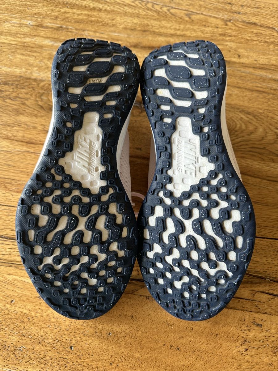 Nike Schuhe für Mädchen: Nike Running – Gebraucht aus Diessbach b. Büren von kat_6mzs 1