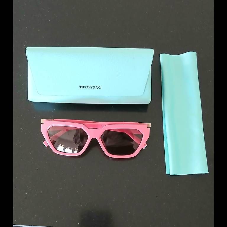 Occhiali & Lenti: Occhiali da sole Tiffany, donna. – Usato da Balerna venduto da Roby-Pokemon 2