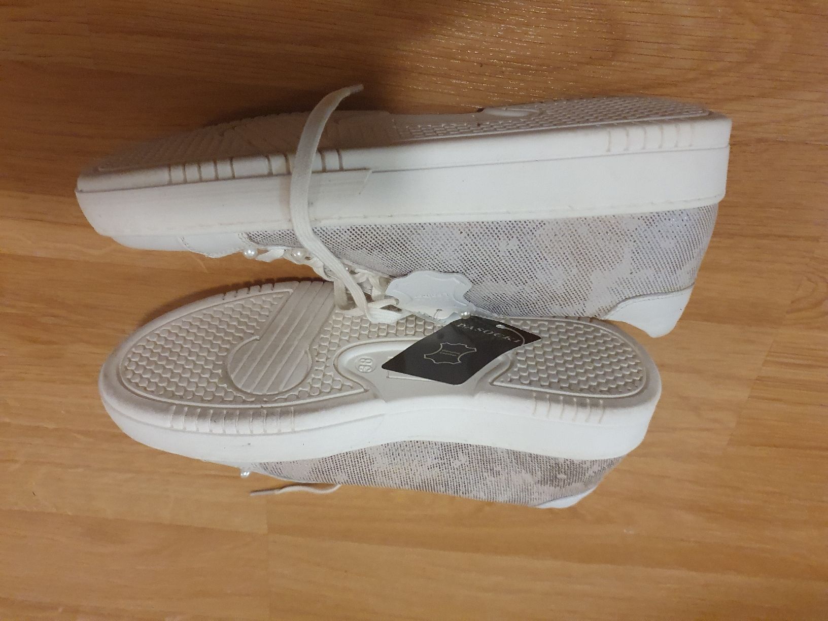 Damenschuhe: neue weisse Halbschuhe von Lasocki – Neu und originalverpackt aus St. Gallen von 1811123 2