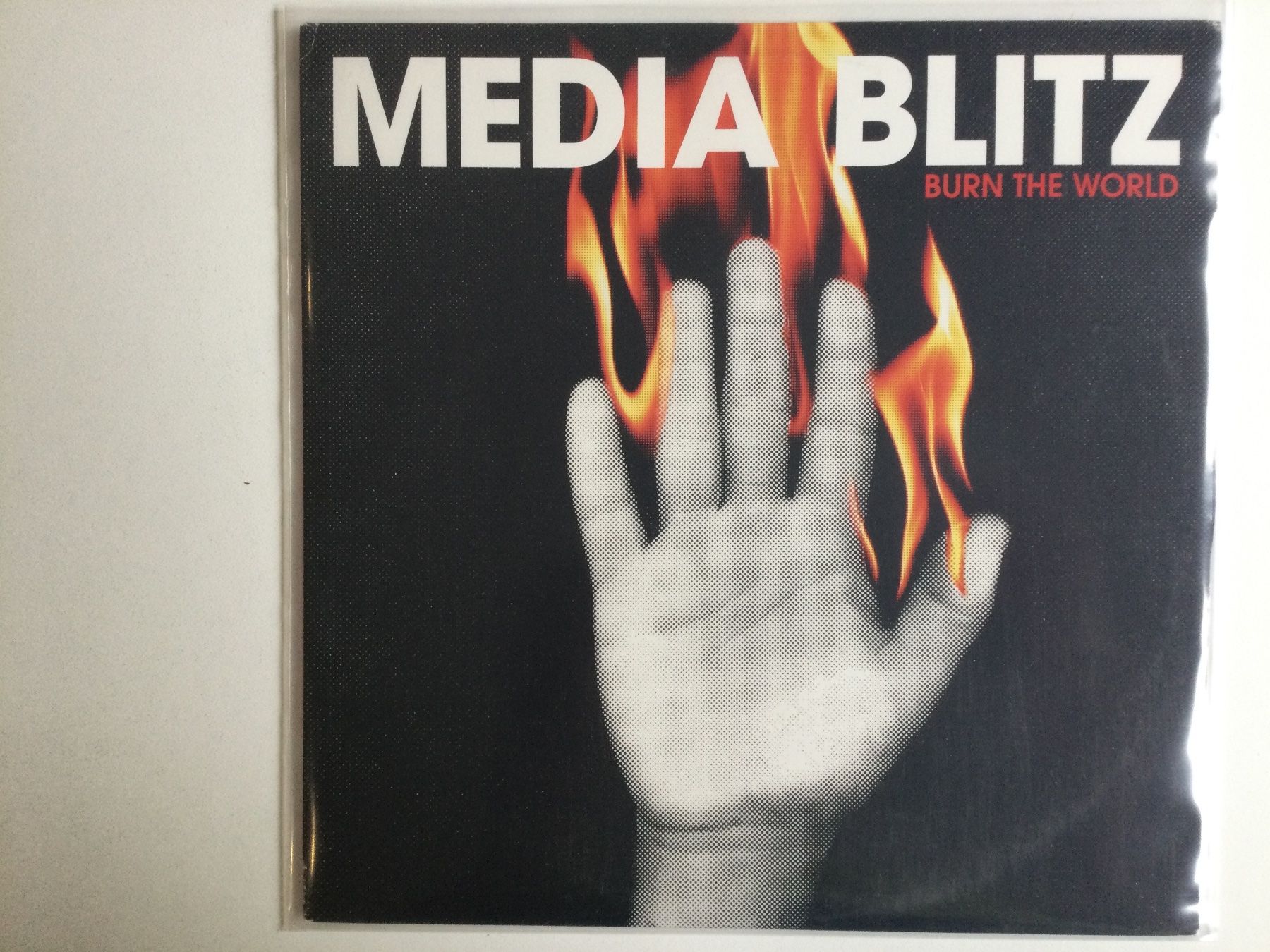 Dischi in vinile: Media Blitz LP - Burn The World – Usato da Gutenswil venduto da Hamzian
