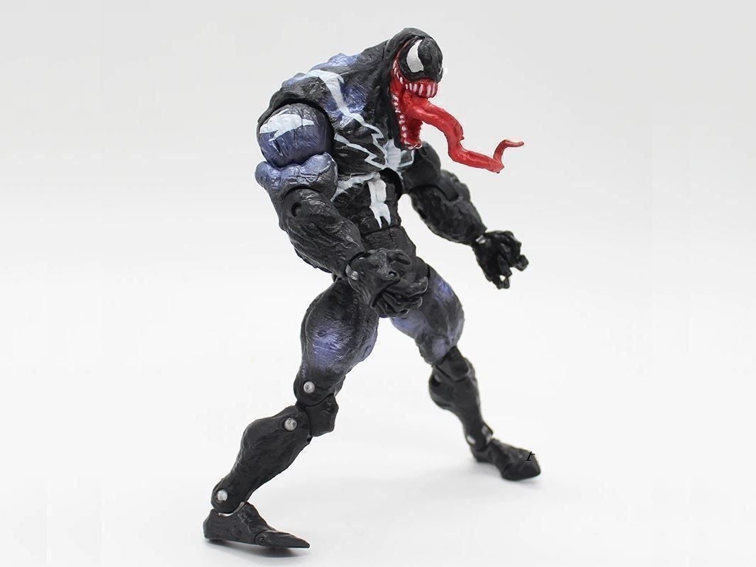 Figuren: VENOM SCHWARZ - FIGUR 18cm - MARVEL EDDIE BROCK – Neu und originalverpackt aus Kriens von swissgadget
