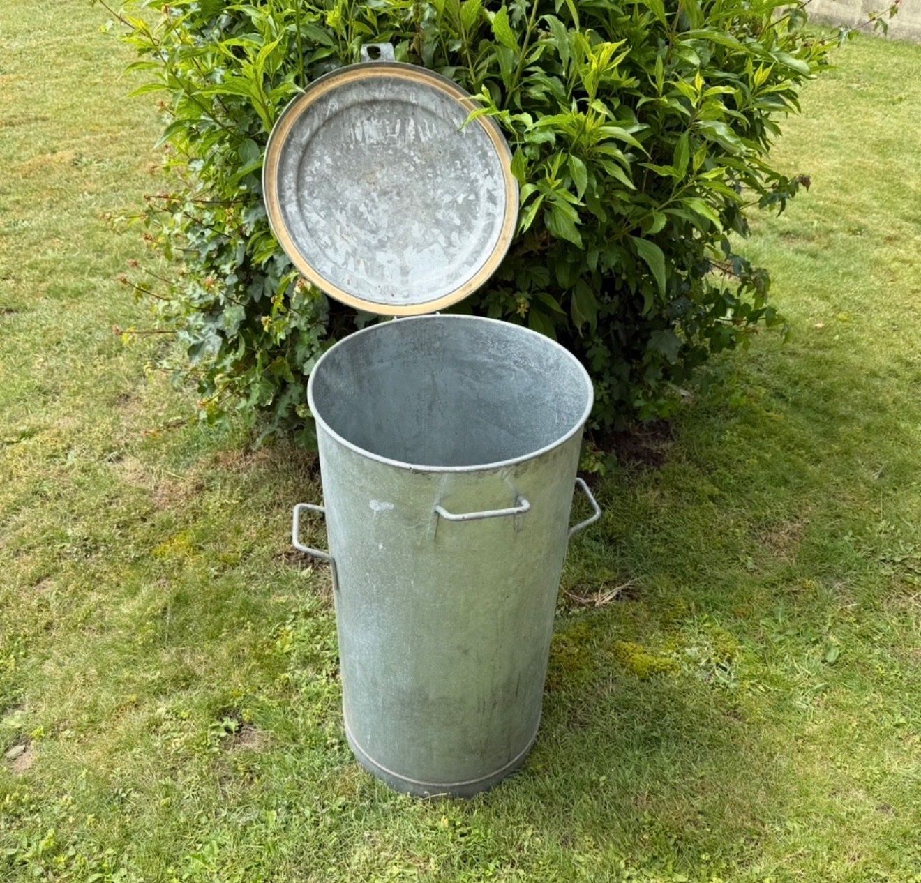 Abfalleimer: Abfalleimer Tonne 70 L feuerfest – Gebraucht aus Gerlafingen von sternrose 1