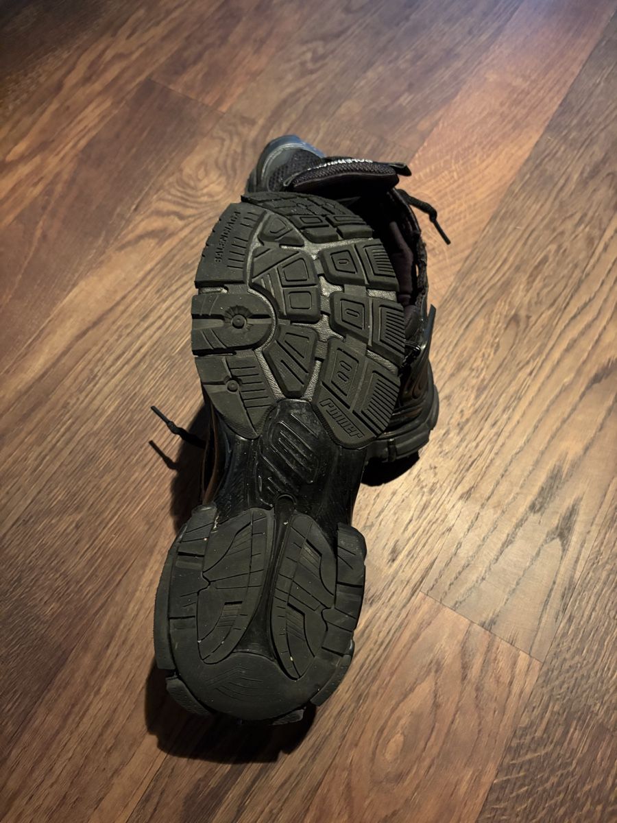 Balenciaga Scarpe da uomo: balenciaga tripel black runner – Usato da Zürich venduto da blavatsky 3