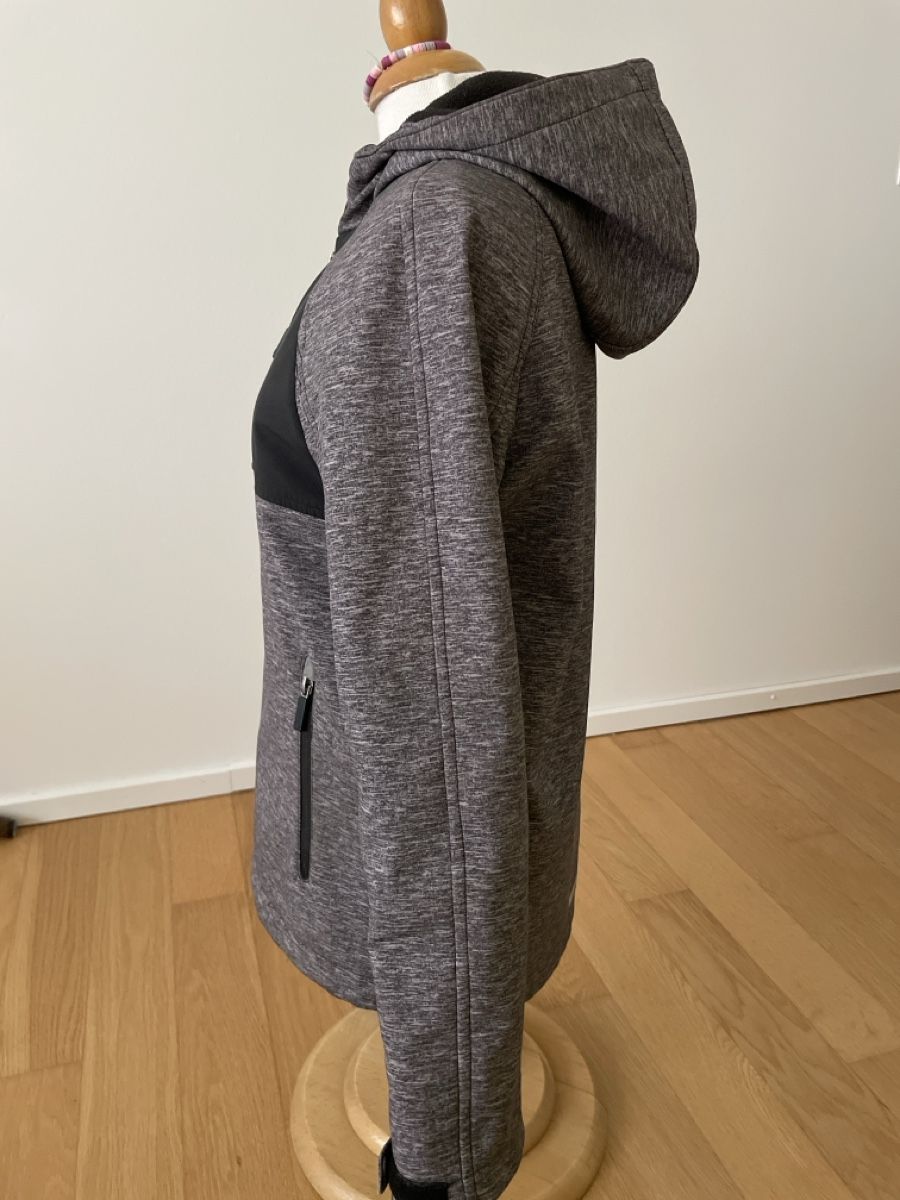 Vestes & Manteaux: Softshell Jacke 152 – D'occasion à Allschwil par DoRo7 1