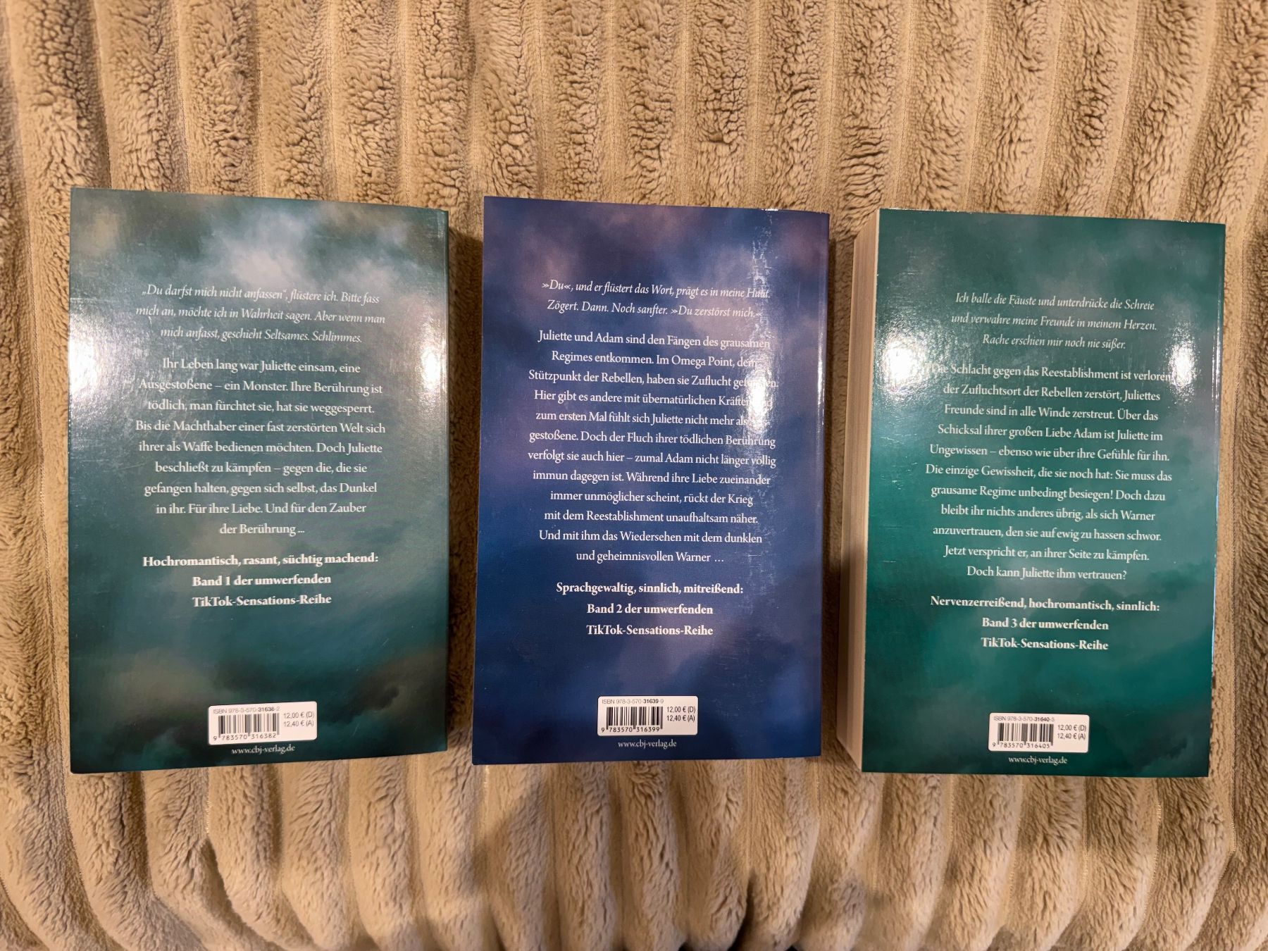 Bücher: Shatter Me Bände 1-3 – Neu (gemäss Beschreibung) aus Glarus von Olivia1802 2
