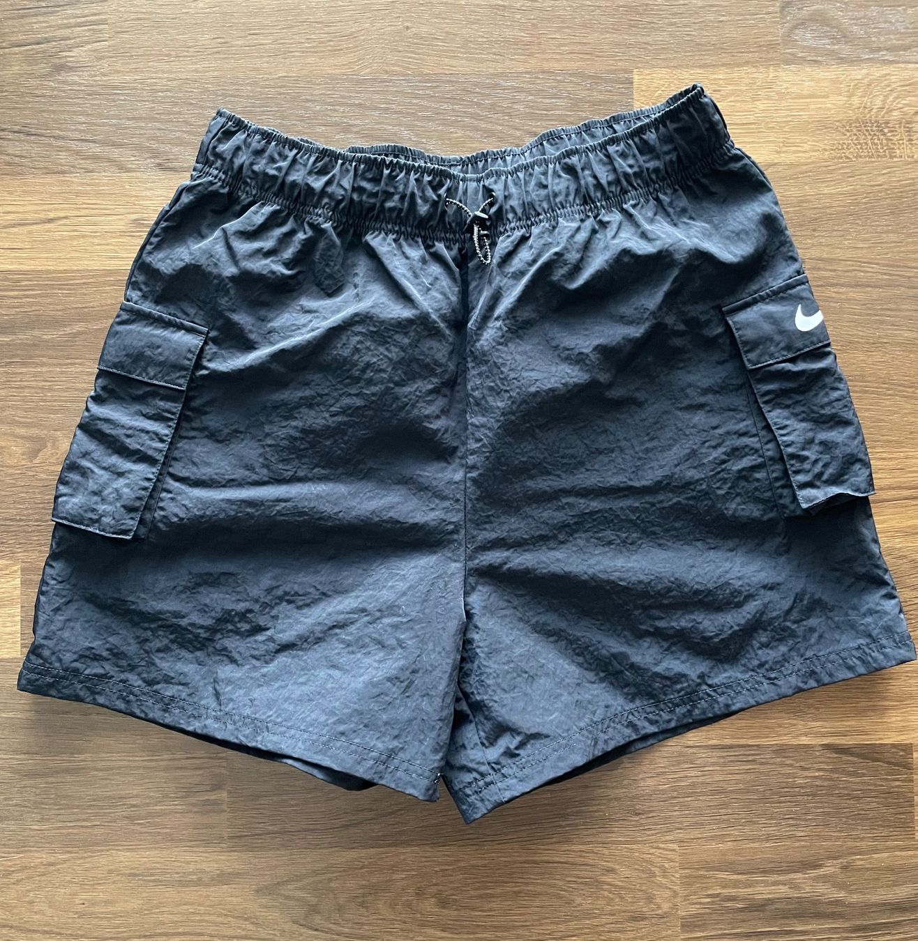 Nike Pantaloni: Nike Short – Usato da Olten venduto da B3ren