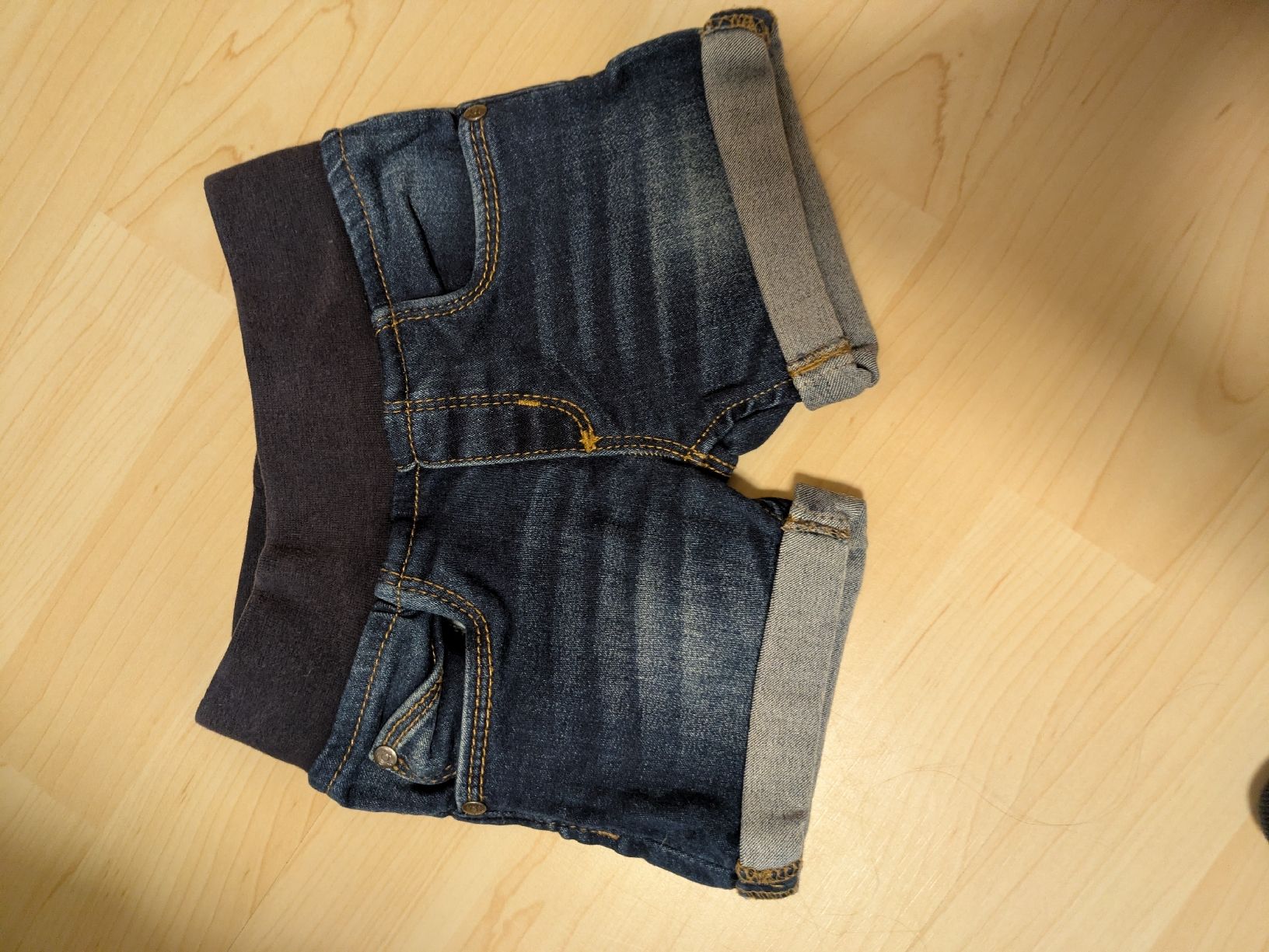 Pantalons: kurze hose – D'occasion à Lengnau Ag par Mona_03