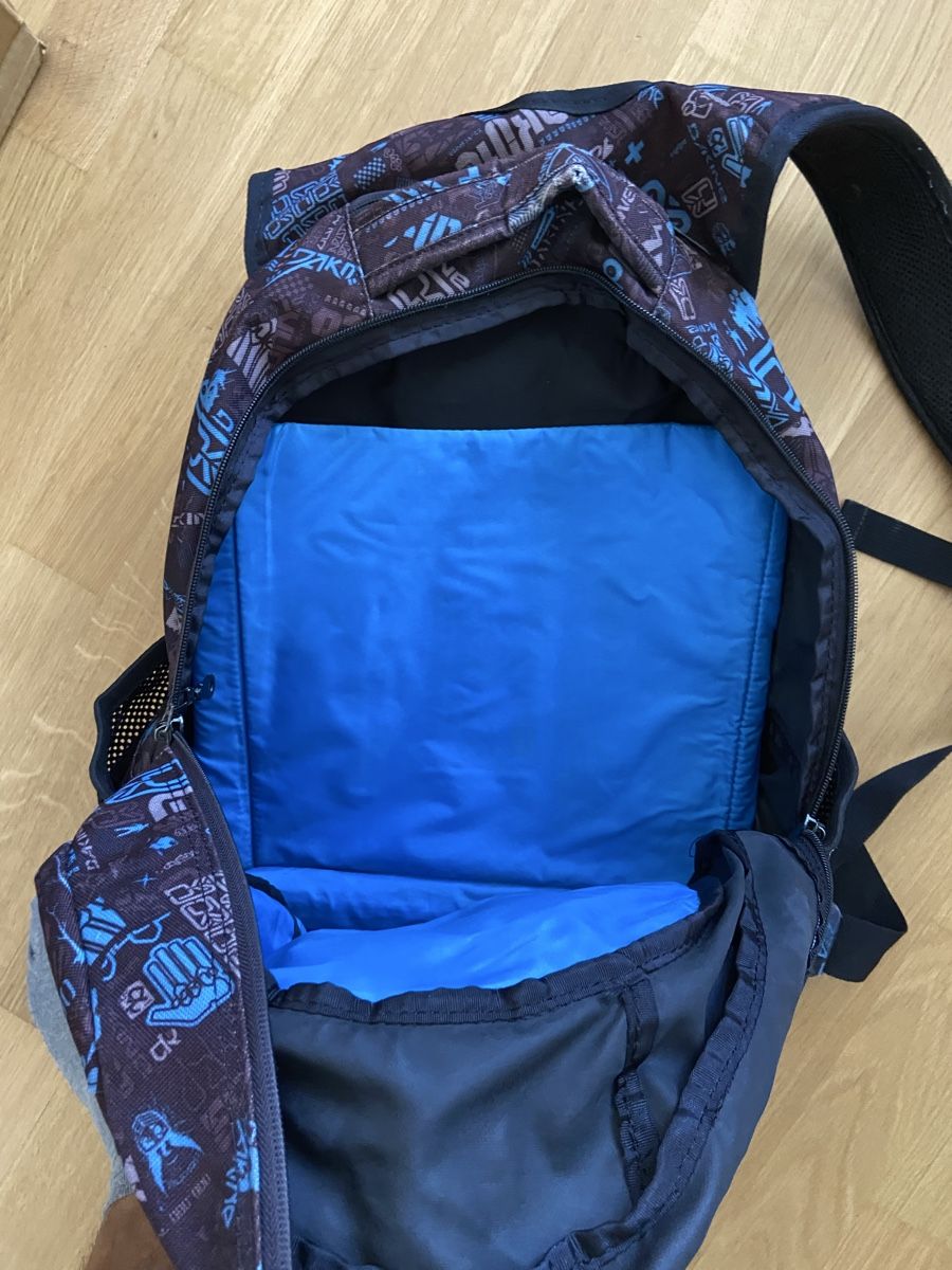 Dakine Zaini: Dakine Rucksack – Usato da Niederrohrdorf venduto da andy_s89 1