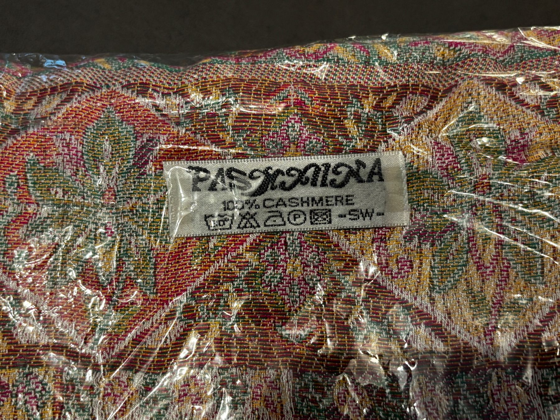 Foulards & écharpes: Kaschmirschal – Neuf avec emballage d'origine à Aarburg par TC92