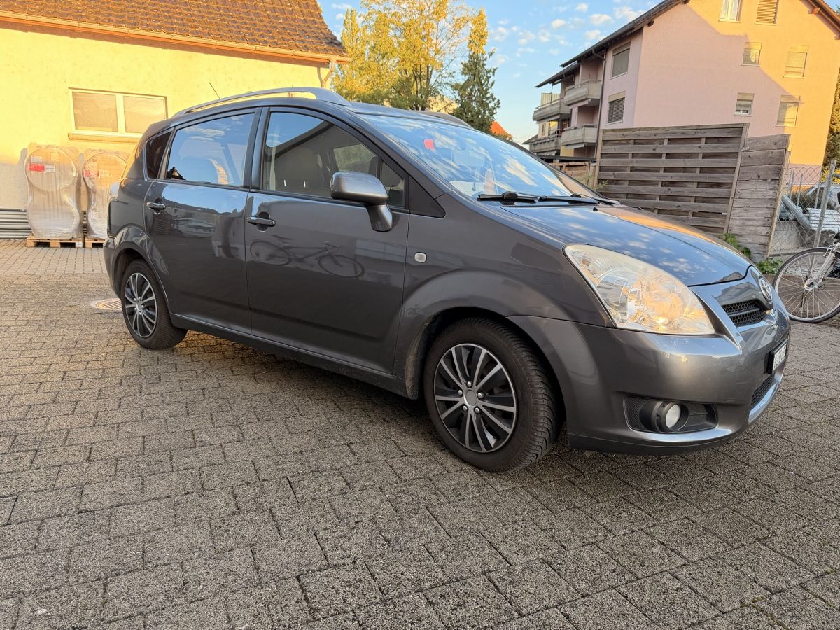 Toyota Automobili: Toyota corolla verso 2.2D – Usato da Bürglen TG venduto da ilu_yk9v 2