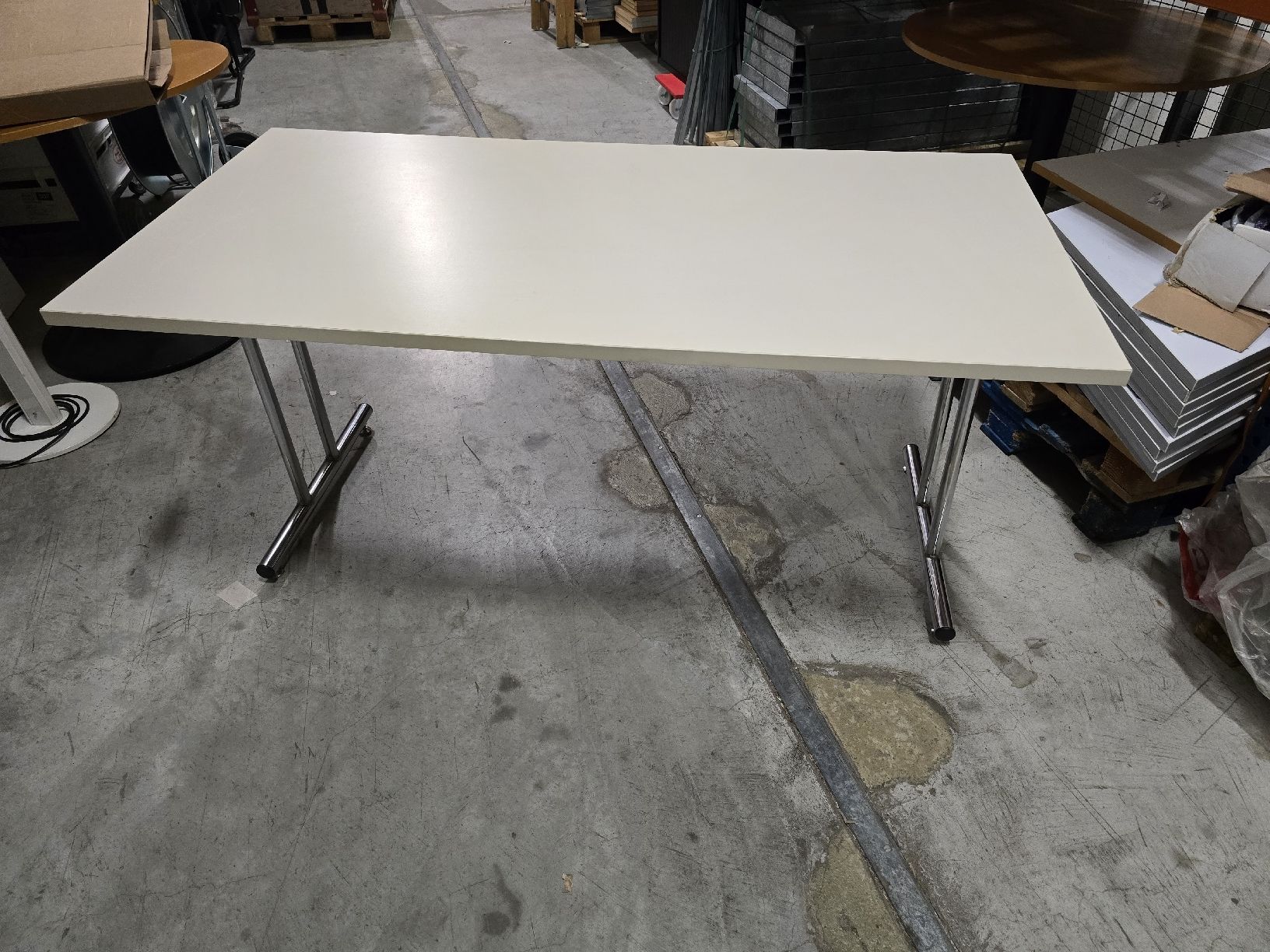 Tische: Tischplatte mit Metallgestell chrom  klappe bar – Gebraucht aus Safenwil von Leo.87. 5