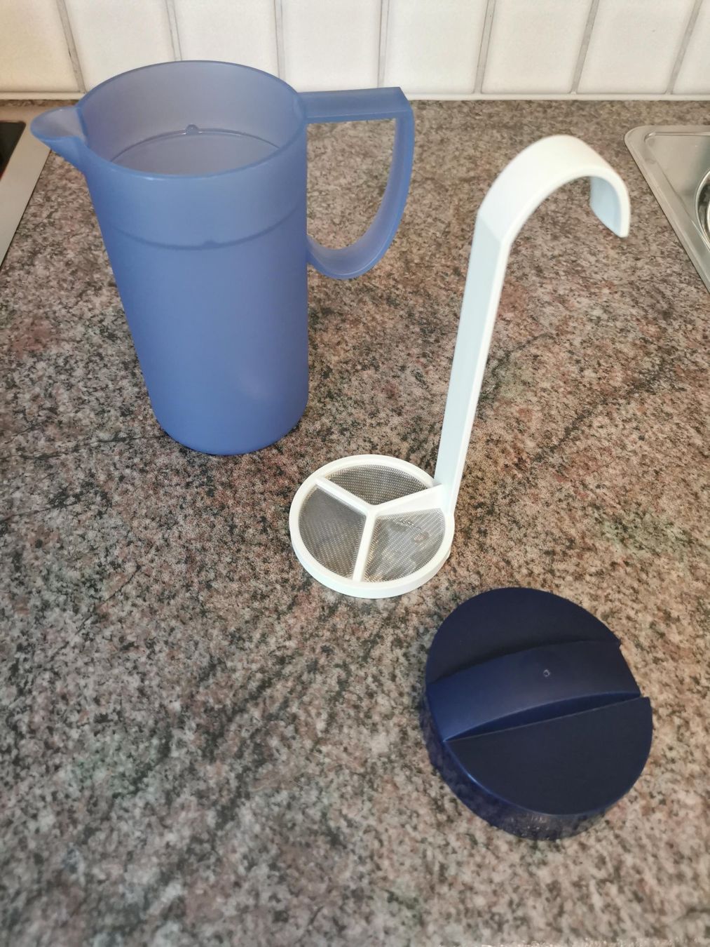 Tupperware Contenitori & Simili: Tupperware Milchschäumer - blau – Nuovo (secondo la descrizione) da Birsfelden venduto da mel_ndx7 1