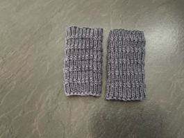 Handgestrickte Pulswärmer Grau mit doppelter Wolle gestrickt