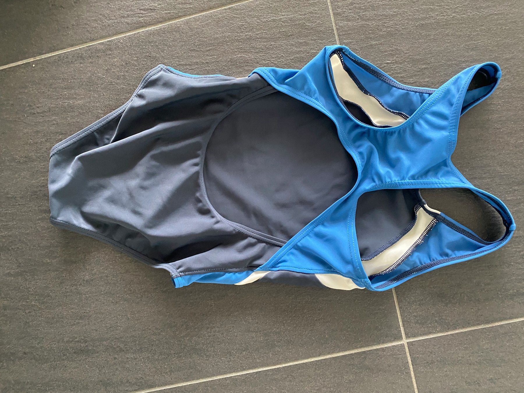 Badekleider & Bikinis: Badeanzug / Schwimmanzug 134/140 – Gebraucht aus Steinerberg von luckyfin 1