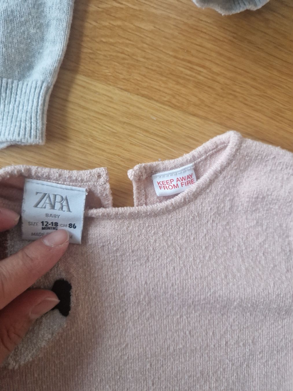 Lotti & Set di vestiti: 2 Pullover - Gr 86 - Zara & Smile - Aufdruck – Usato da Reinach BL venduto da Dschinni80 3