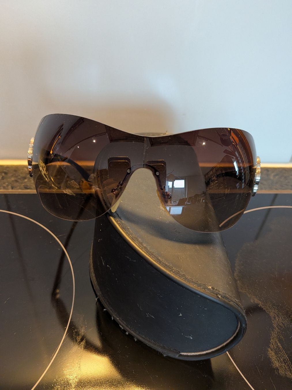 Bulgari Occhiali & Lenti: Stylish Bulgari Sunglasses with Rhinestones – Usato da Zürich venduto da yan_8lg2 1