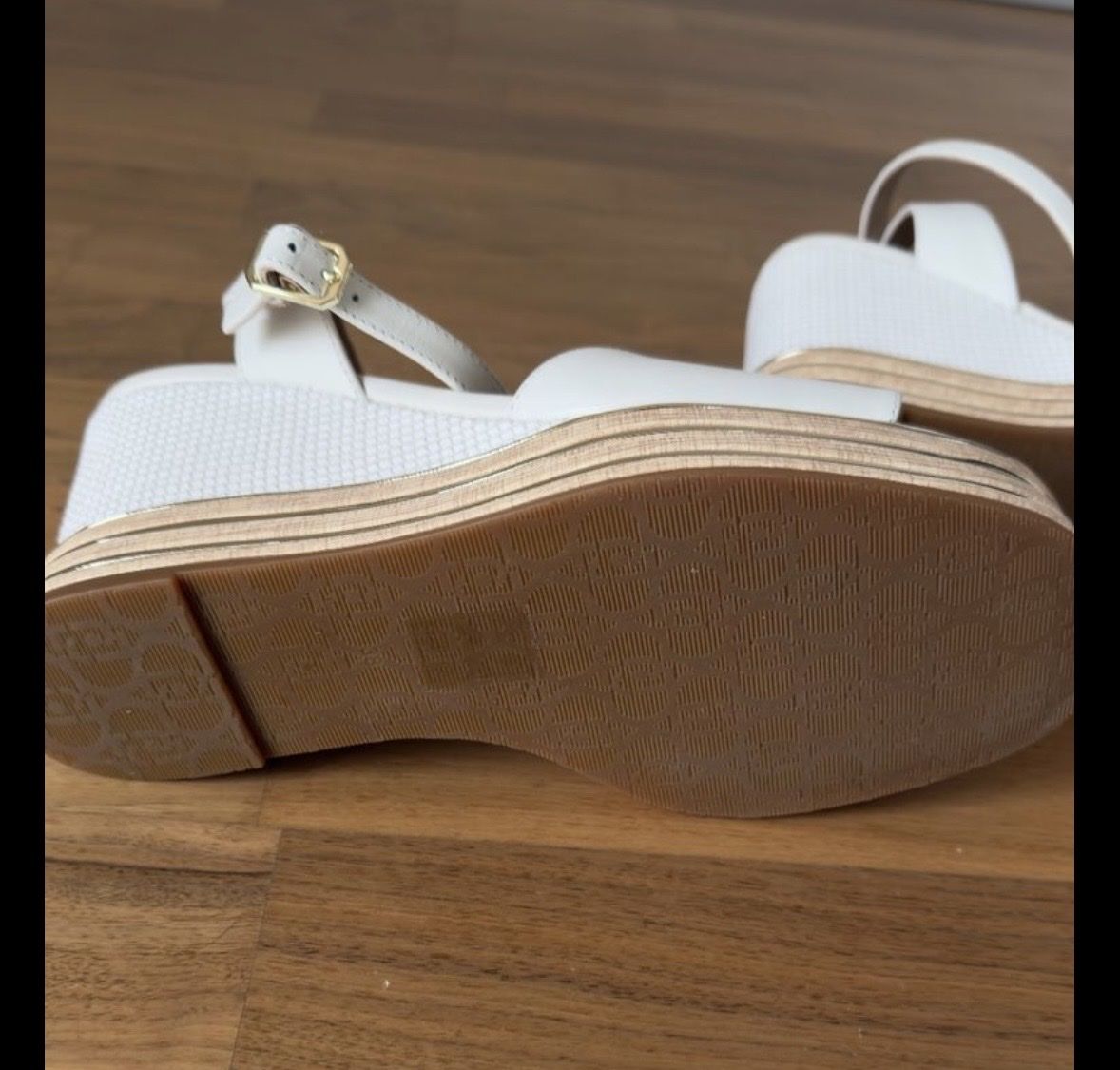 Liu Jo Scarpe da donna: Womens Platform Sandals White Size 38 Good Condition – Nuovo (secondo la descrizione) da Estavayer-le-Lac venduto da mcha 3