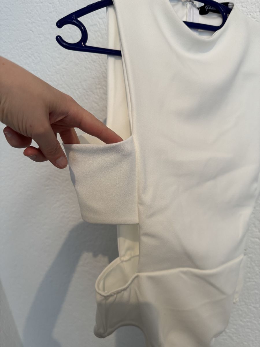 Top: MISSGUIDED Body weiss Cut outs Gr. 38 / M – Usato da Fislisbach venduto da KolibriSecondhand 2