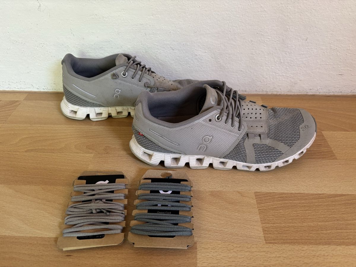 On Scarpe da donna: On Cloud Laufschuhe Damen Grau, Gr. 37 – Usato da Dielsdorf venduto da zumba93