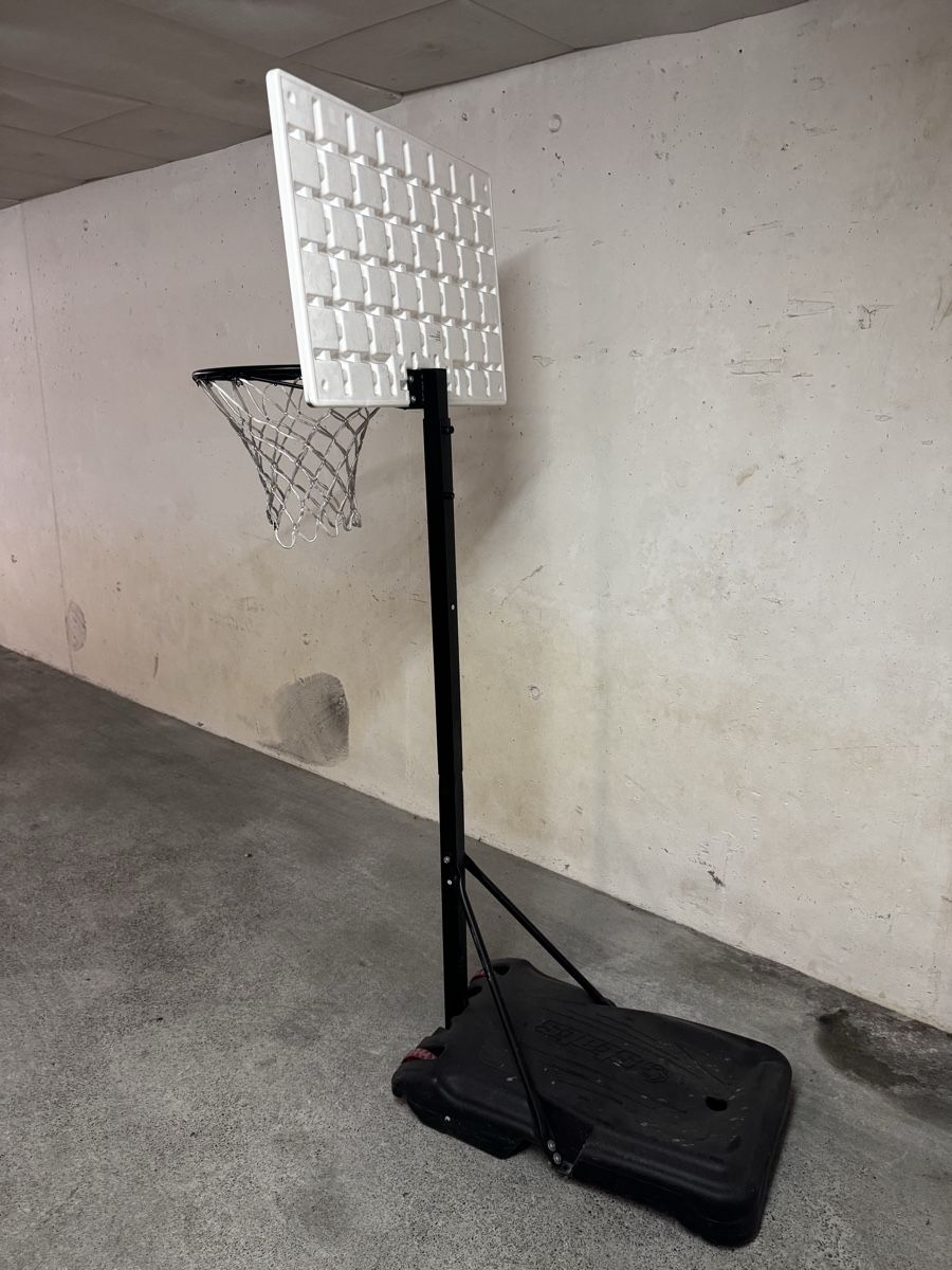 Canestri da basket: Basketballkorb mit verstellbarem Ständer – Usato da jona venduto da Max72 1